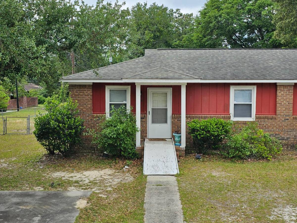 Apartment for rent at 3904 Persimmon St, Columbia, SC 29205