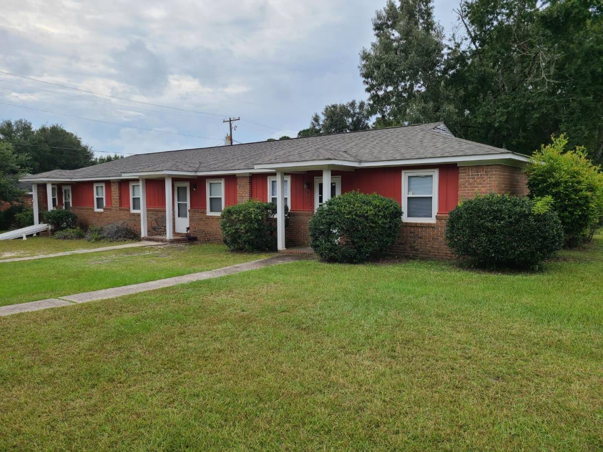 Apartment for rent at 3904 Persimmon St, Columbia, SC 29205