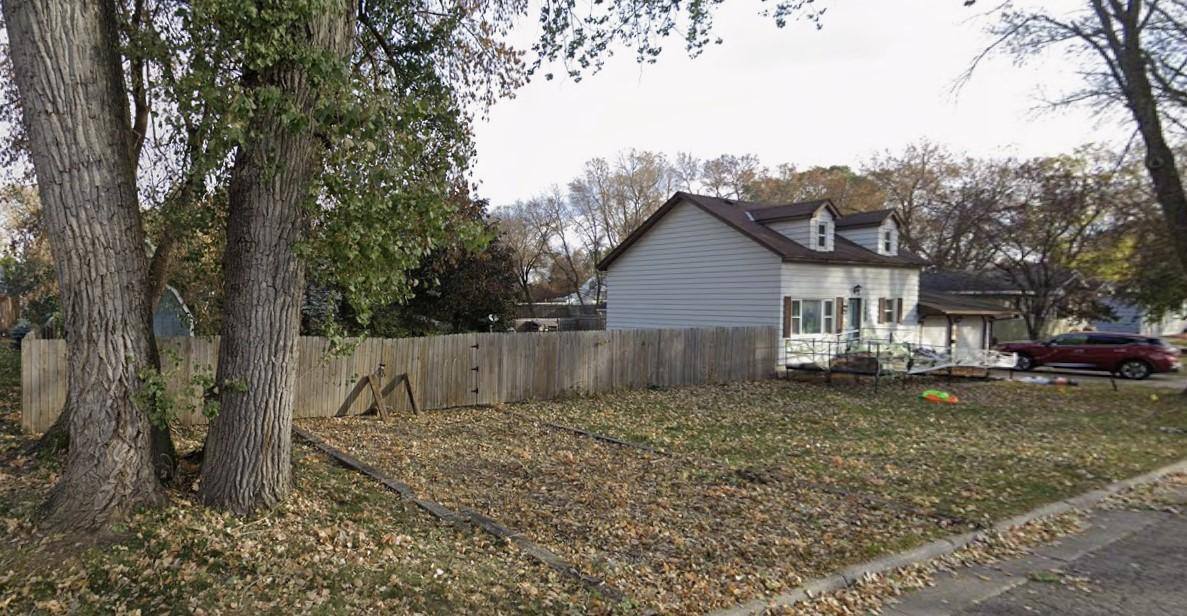 House for rent at 1400 Grace Ave SW, Willmar, MN 56201