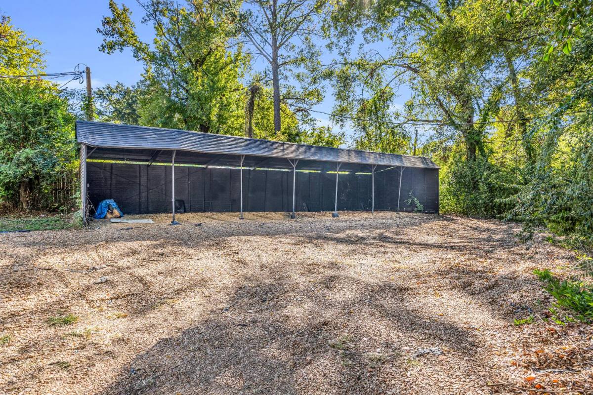 Apartment for rent at 923 10th St N #11, Columbus, MS 39701