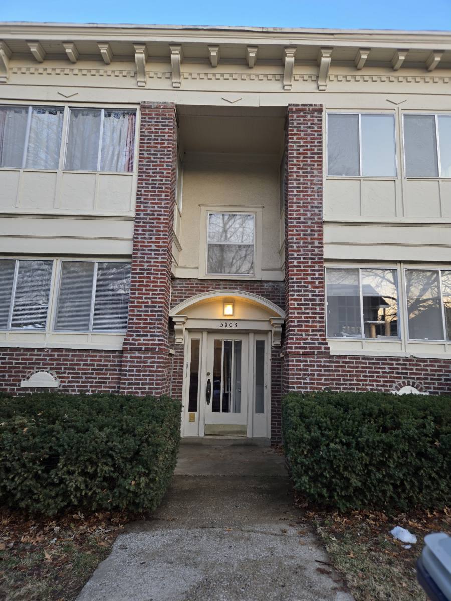Apartment for rent at 5103 Wyandotte St #1N, Kansas City, MO 64112