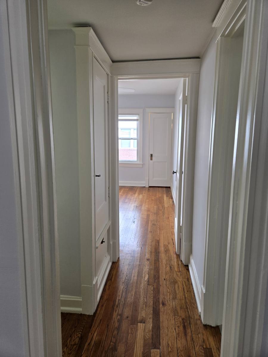 Apartment for rent at 5103 Wyandotte St #1N, Kansas City, MO 64112
