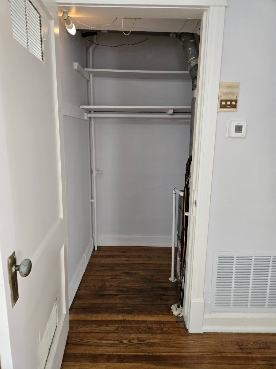 Apartment for rent at 5103 Wyandotte St #1N, Kansas City, MO 64112