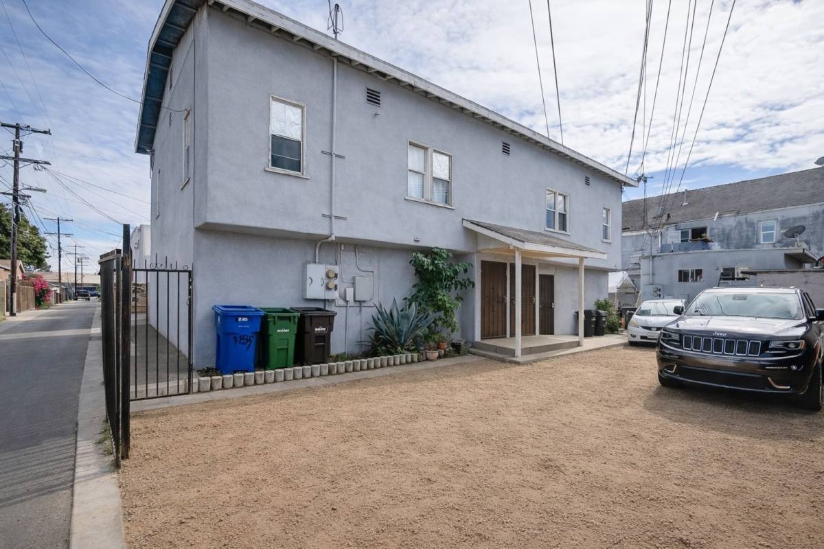 House for rent at 1157 E 21st St, Los Angeles, CA 90011