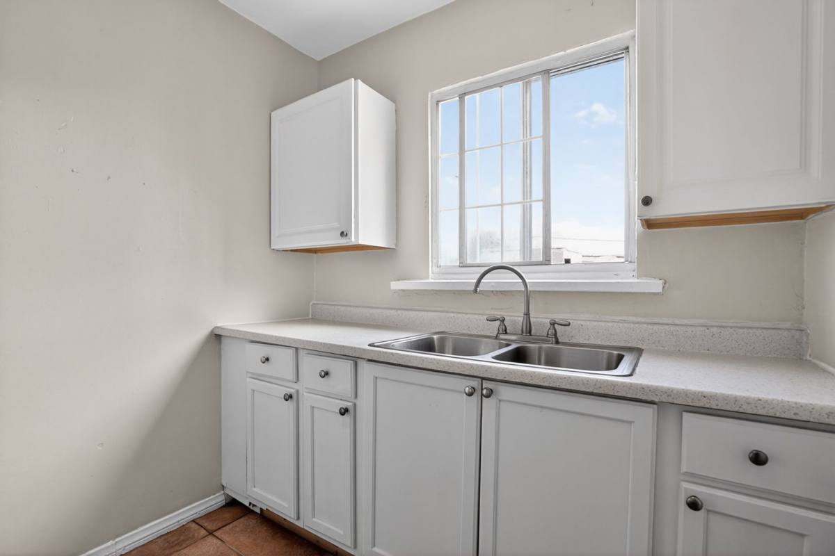 House for rent at 1157 E 21st St, Los Angeles, CA 90011