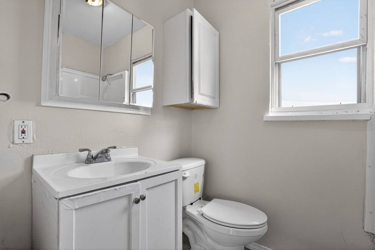 House for rent at 1157 E 21st St, Los Angeles, CA 90011