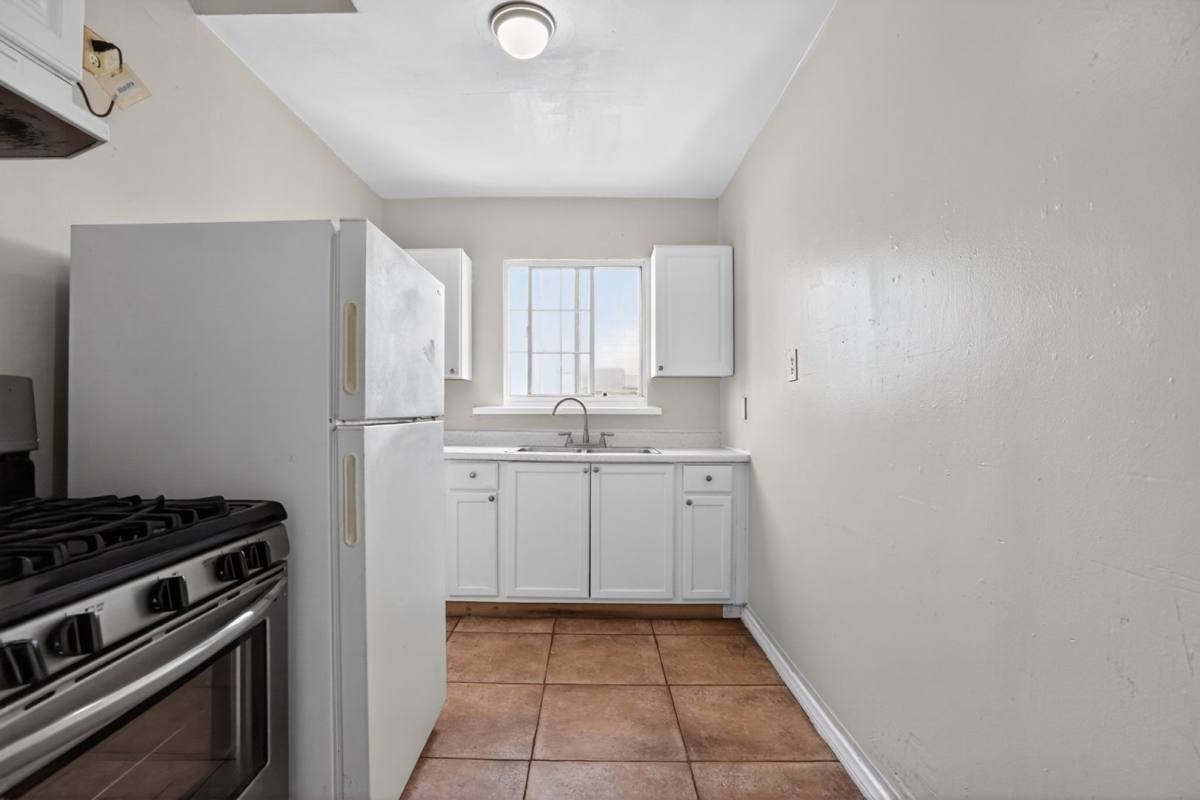 House for rent at 1157 E 21st St, Los Angeles, CA 90011