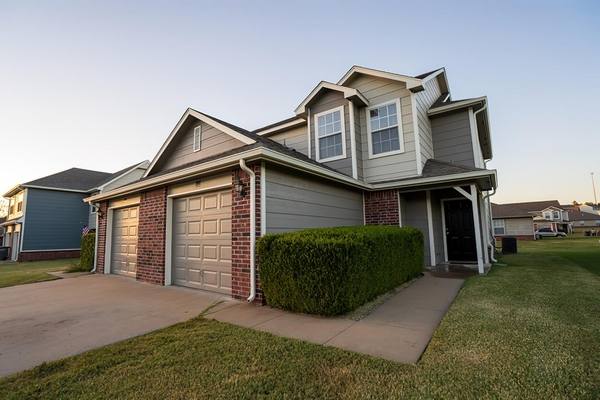 Apartment for rent at Hamilton Crossing, 3029 Spring St, Catoosa, OK 74015