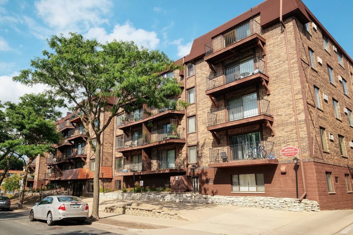 Apartment for rent at Dupont Ave 3513, 3513 Dupont Ave S, Minneapolis, MN 55408