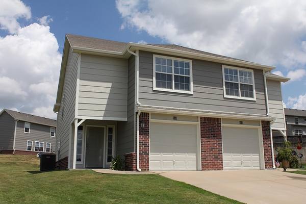 Apartment for rent at Hamilton Crossing, 3029 Spring St #974 Rc, Catoosa, OK 74015
