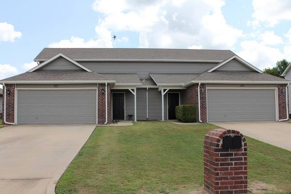 Apartment for rent at Hamilton Crossing, 3029 Spring St #974 Rc, Catoosa, OK 74015