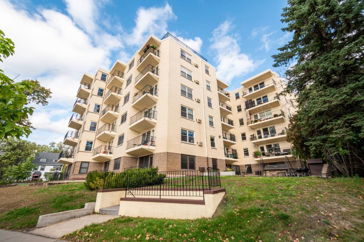 Apartment for rent at The Shores, 3101 E Bde Maka Ska Parkway #101, Minneapolis, MN 55408