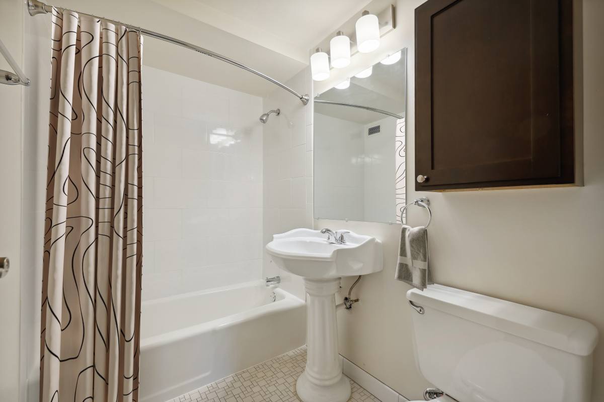 Apartment for rent at The Shores, 3101 E Bde Maka Ska Parkway #101, Minneapolis, MN 55408
