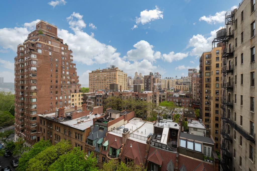 Apartment for rent at 308 W 82nd St, New York, NY 10024