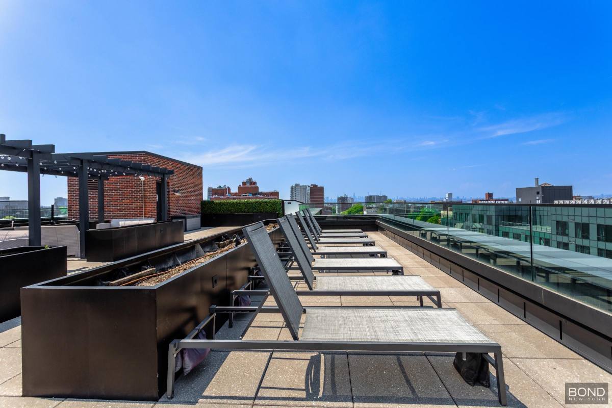 Apartment for rent at 144-74 Northern Blvd #8E, Flushing, NY 11354
