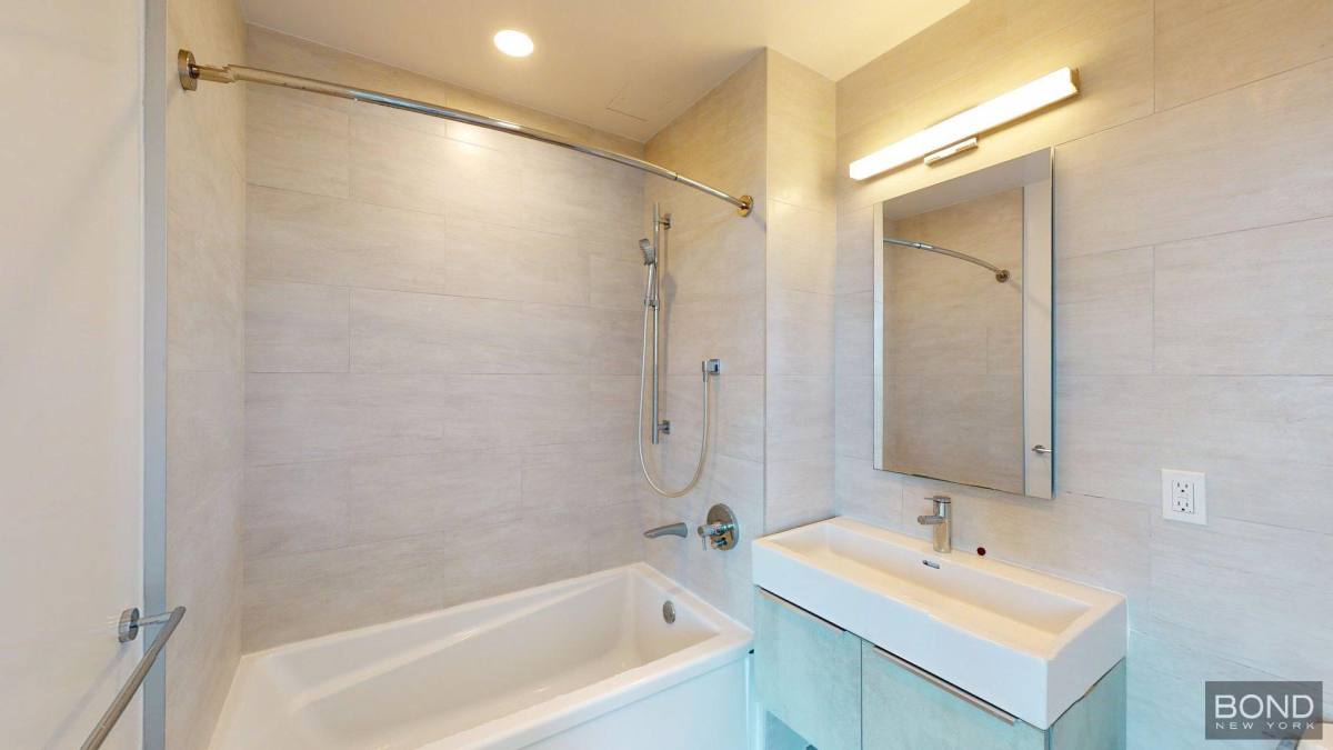Apartment for rent at 144-74 Northern Blvd #8E, Flushing, NY 11354