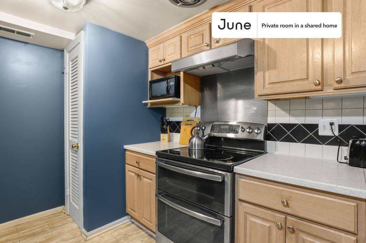 Apartment for rent at 600 7th St SW, Washington, DC 20024