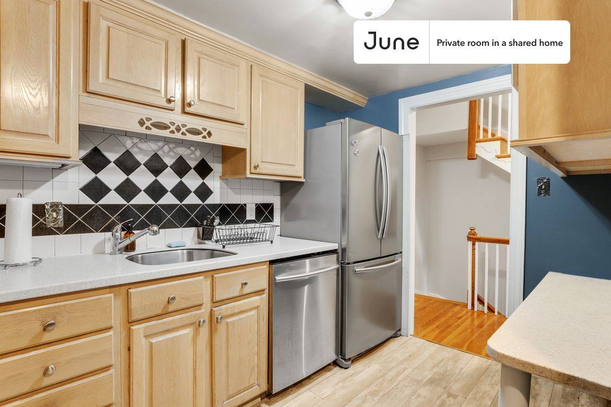 Apartment for rent at 600 7th St SW, Washington, DC 20024