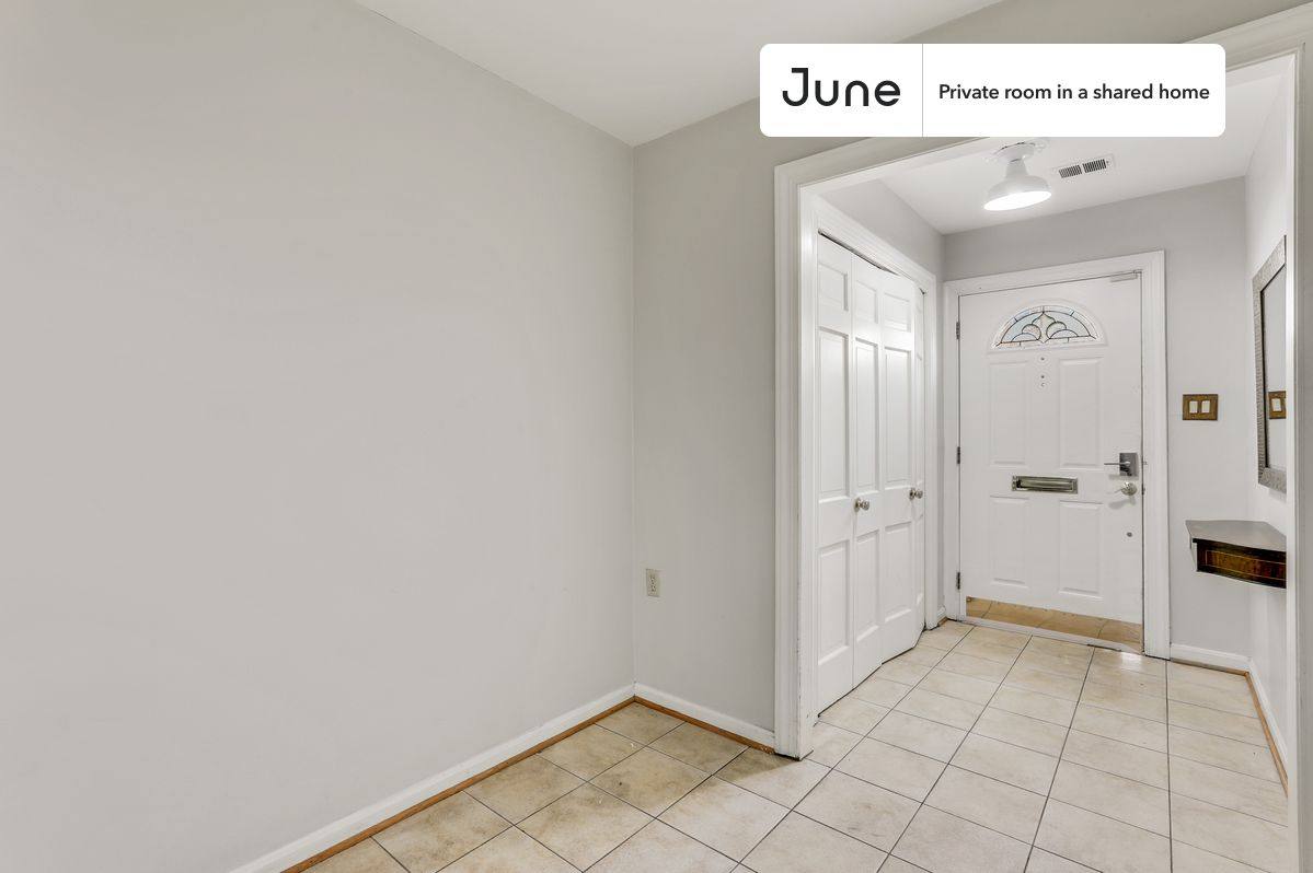 Apartment for rent at 600 7th St SW, Washington, DC 20024