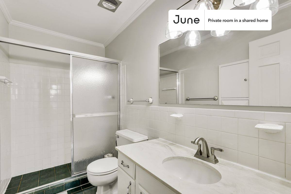 Apartment for rent at 600 7th St SW, Washington, DC 20024