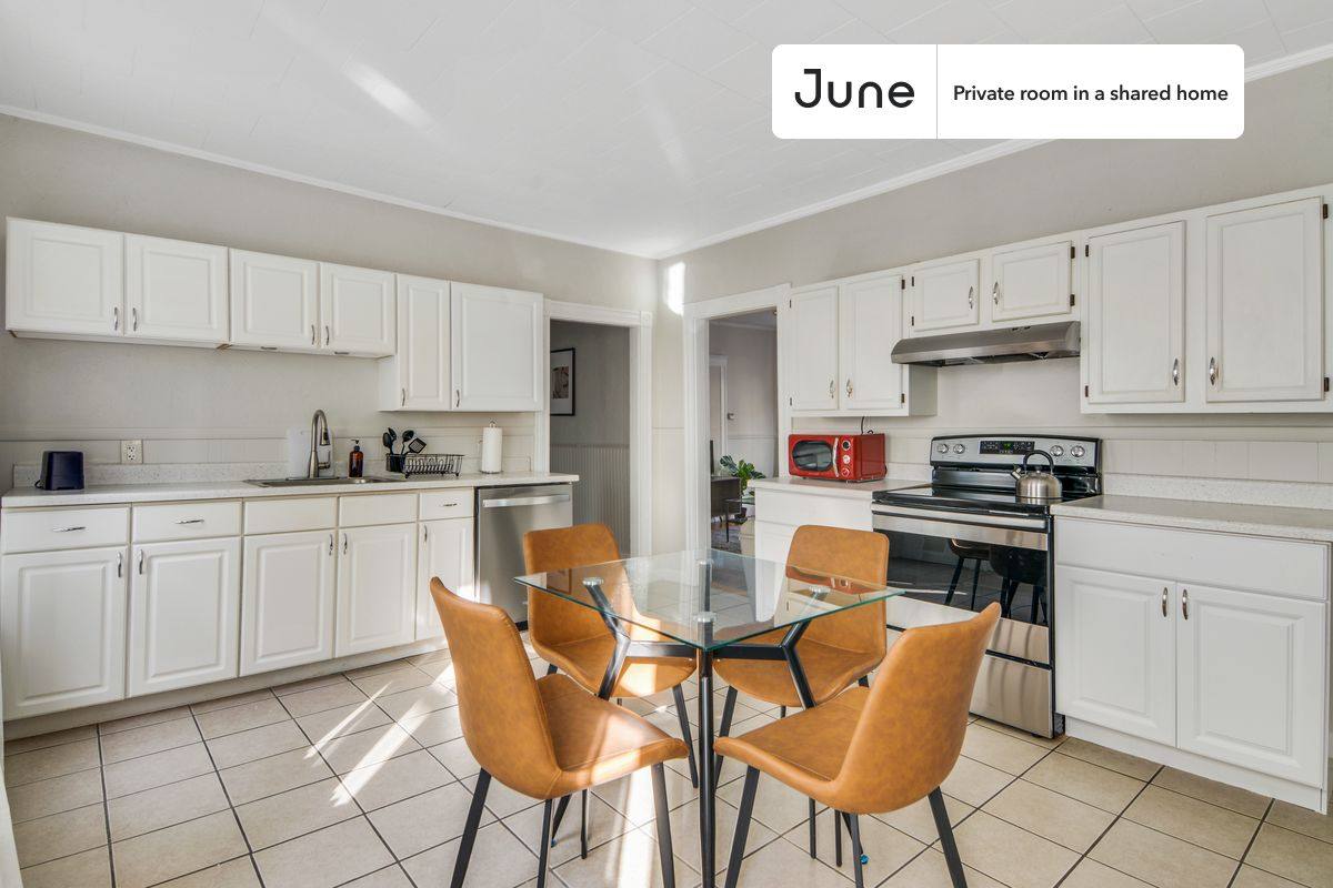 Apartment for rent at 29 Craigie St, Somerville, MA 02143