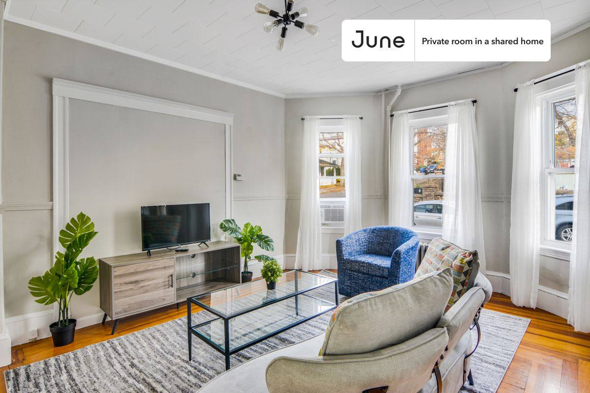 Apartment for rent at 29 Craigie St, Somerville, MA 02143