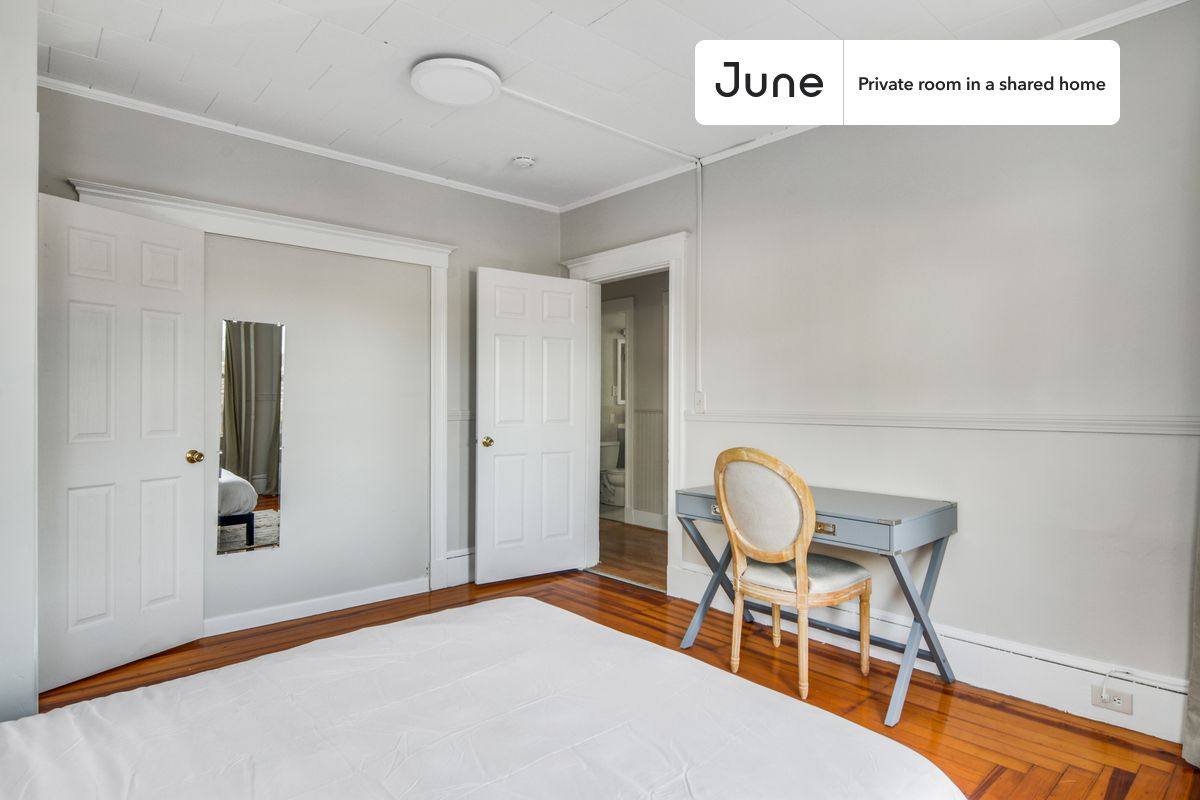 Apartment for rent at 29 Craigie St, Somerville, MA 02143