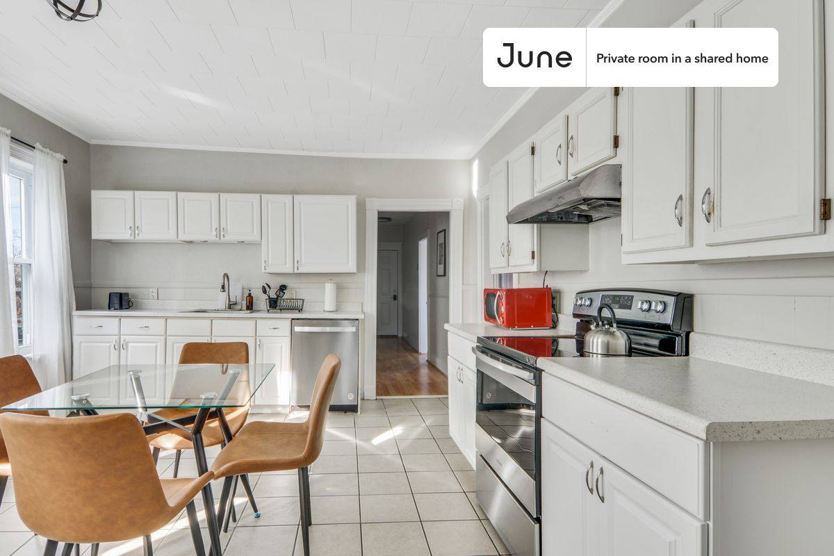 Apartment for rent at 29 Craigie St, Somerville, MA 02143