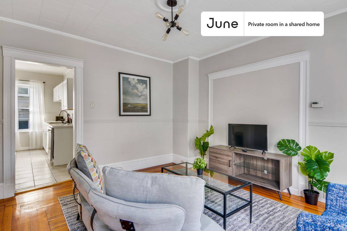 Apartment for rent at 29 Craigie St, Somerville, MA 02143
