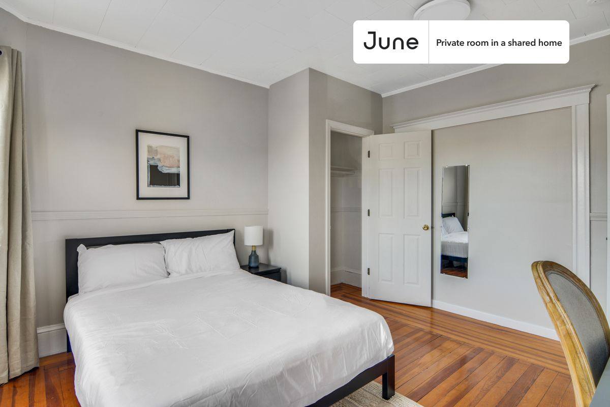 Apartment for rent at 29 Craigie St, Somerville, MA 02143