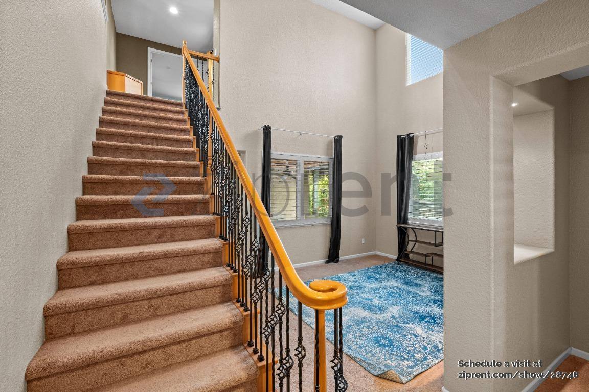 House for rent at 887 Hampton St, Vacaville, CA 95687