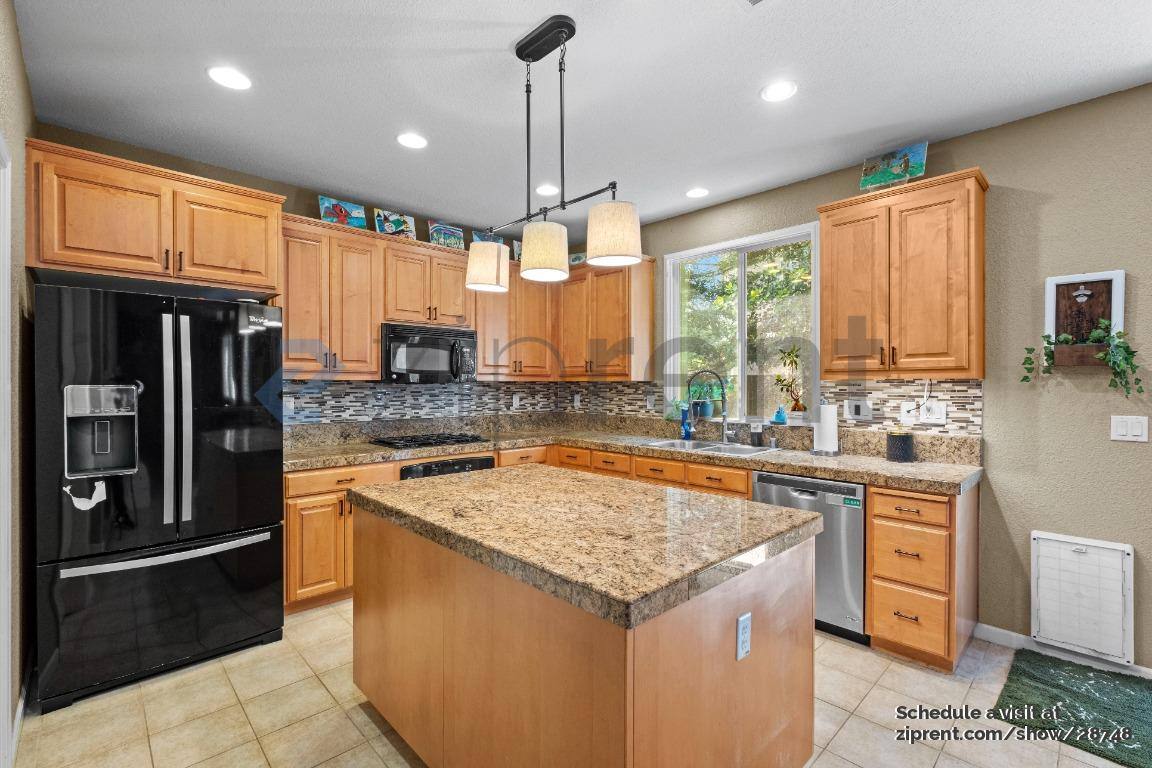 House for rent at 887 Hampton St, Vacaville, CA 95687