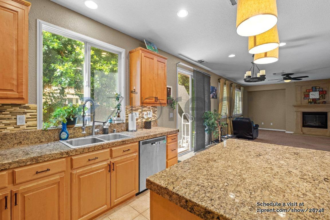 House for rent at 887 Hampton St, Vacaville, CA 95687