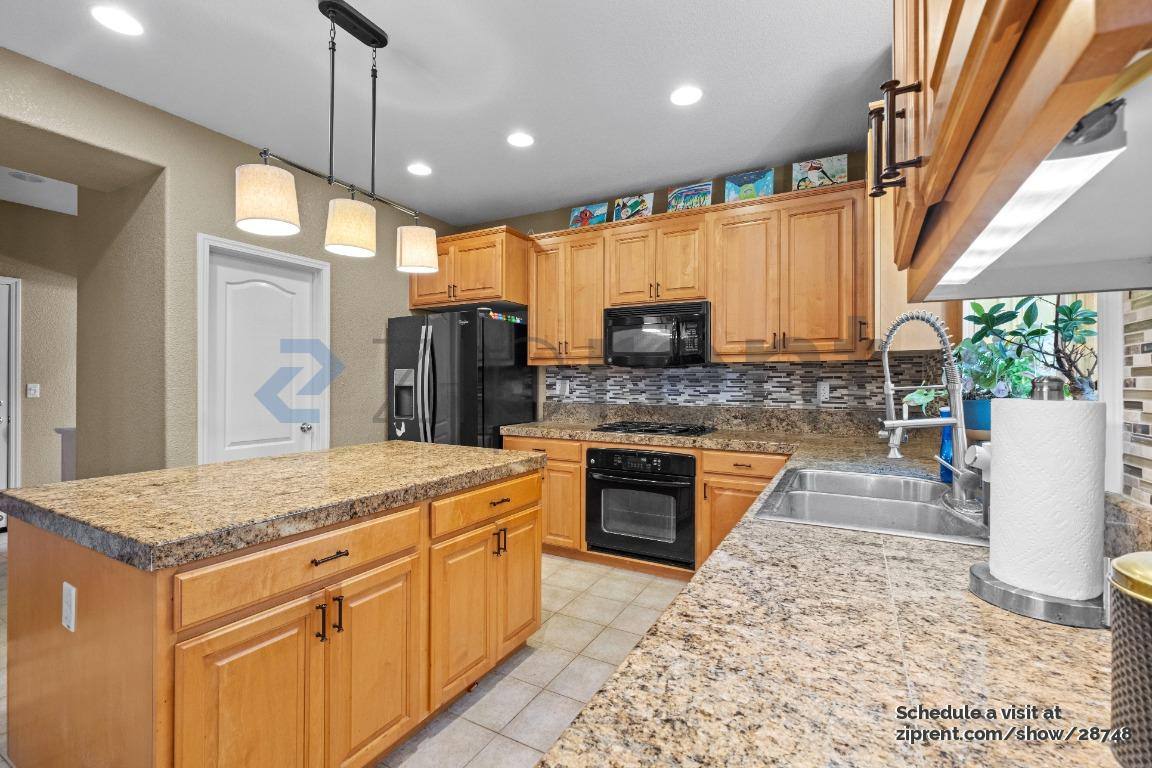 House for rent at 887 Hampton St, Vacaville, CA 95687