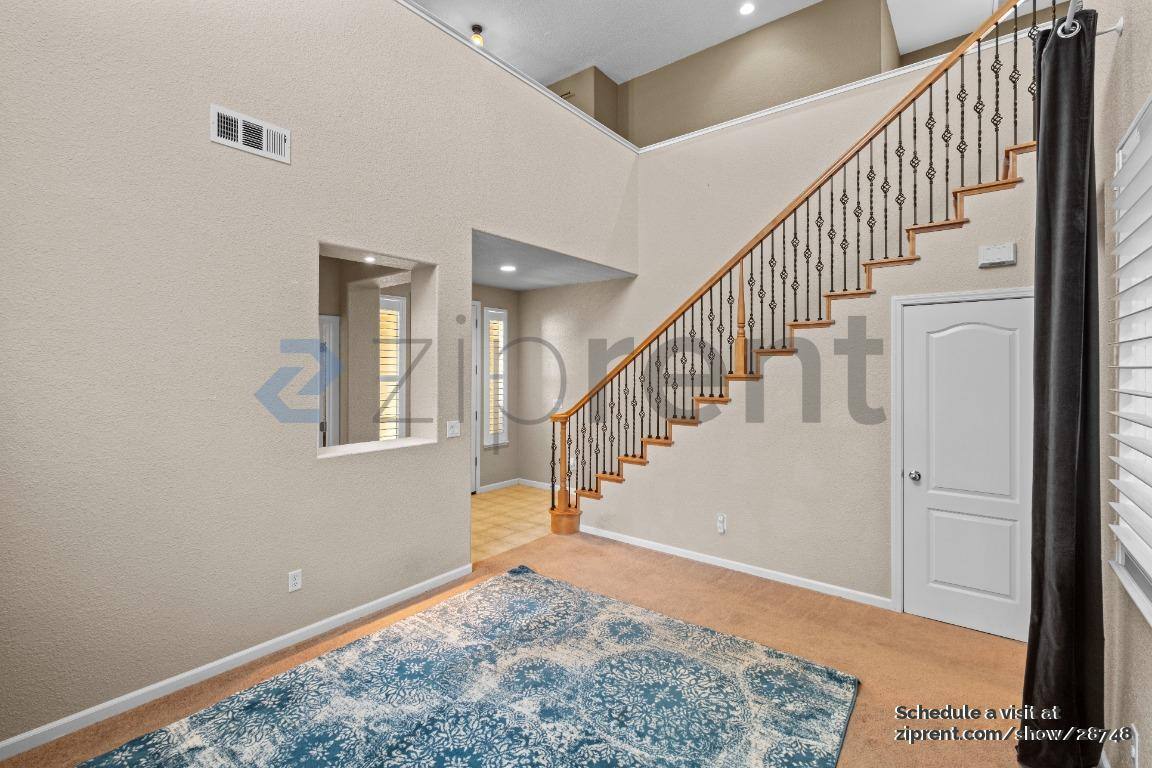 House for rent at 887 Hampton St, Vacaville, CA 95687