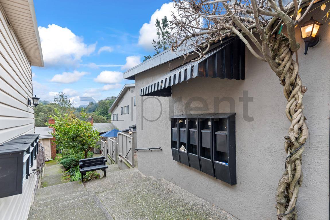 Apartment for rent at 371 Somerset Rd #A, Oakland, CA 94611
