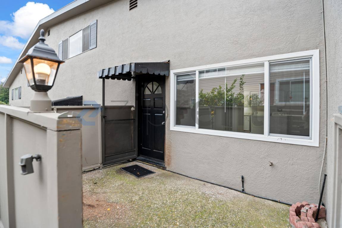 Apartment for rent at 371 Somerset Rd #A, Oakland, CA 94611