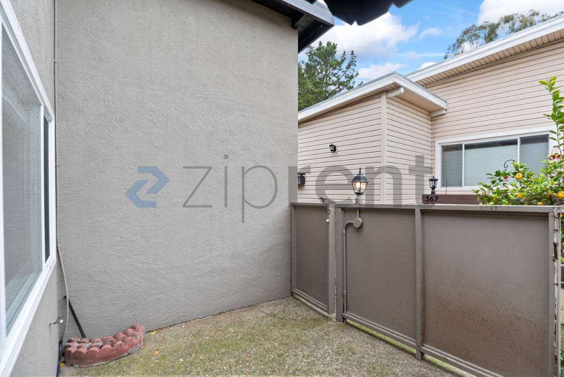 Apartment for rent at 371 Somerset Rd #A, Oakland, CA 94611