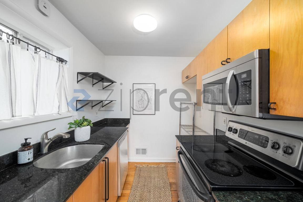 Townhouse for rent at 3501 Roswell Rd #206, Atlanta, GA 30305