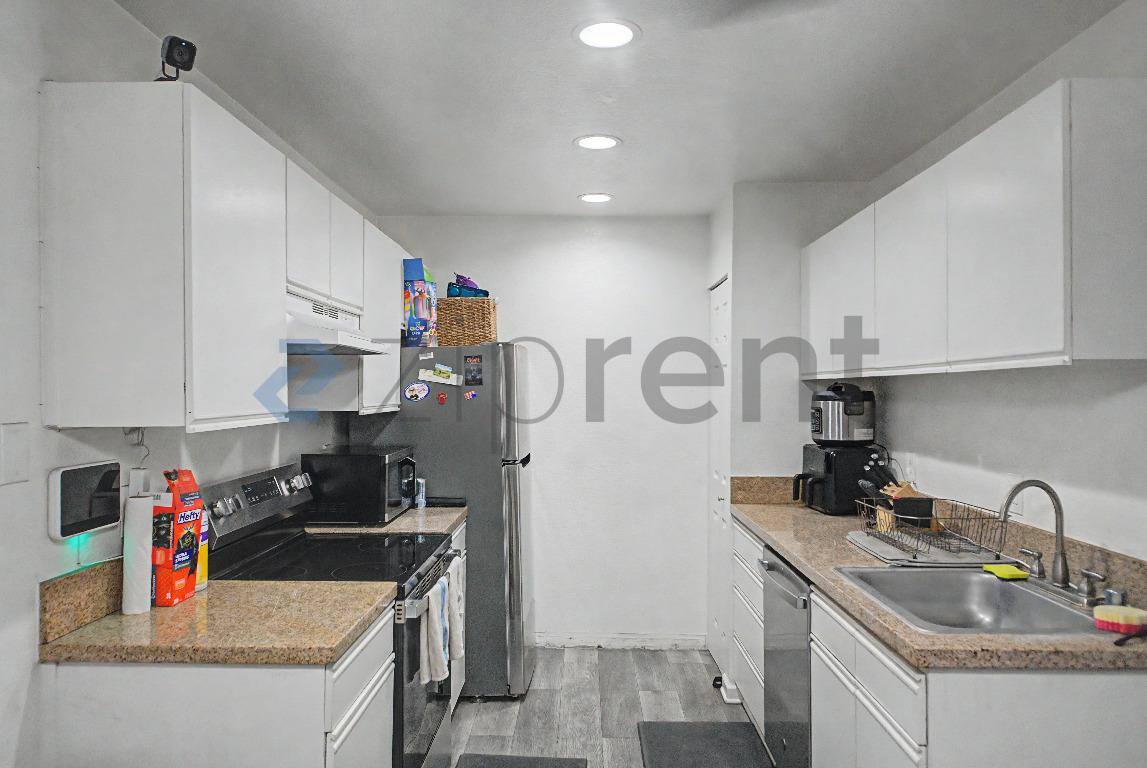 Apartment for rent at 1265 Kendall Dr #521, San Bernardino, CA 92407