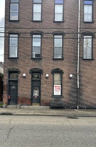 Apartment for rent at 102 N 3rd St, Toronto, OH 43964