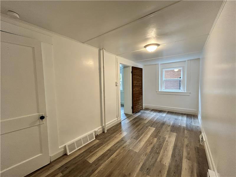 Apartment for rent at 102 N 3rd St, Toronto, OH 43964
