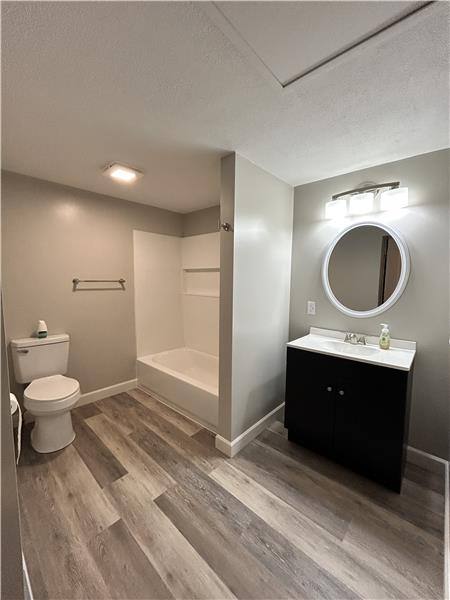 Apartment for rent at 102 N 3rd St, Toronto, OH 43964