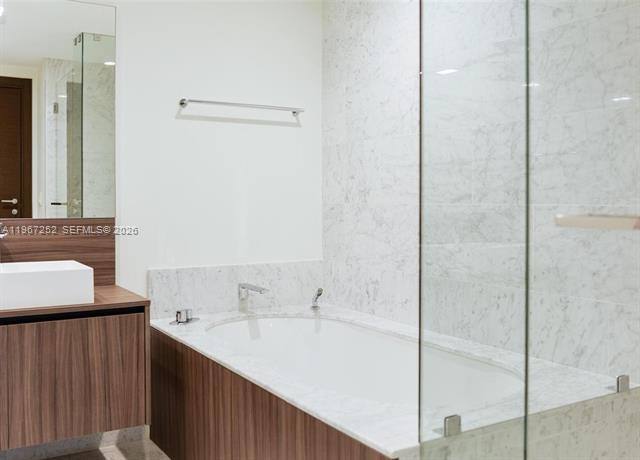 Apartment for rent at 1000 Brickell Plaza #4506, Miami, FL 33131