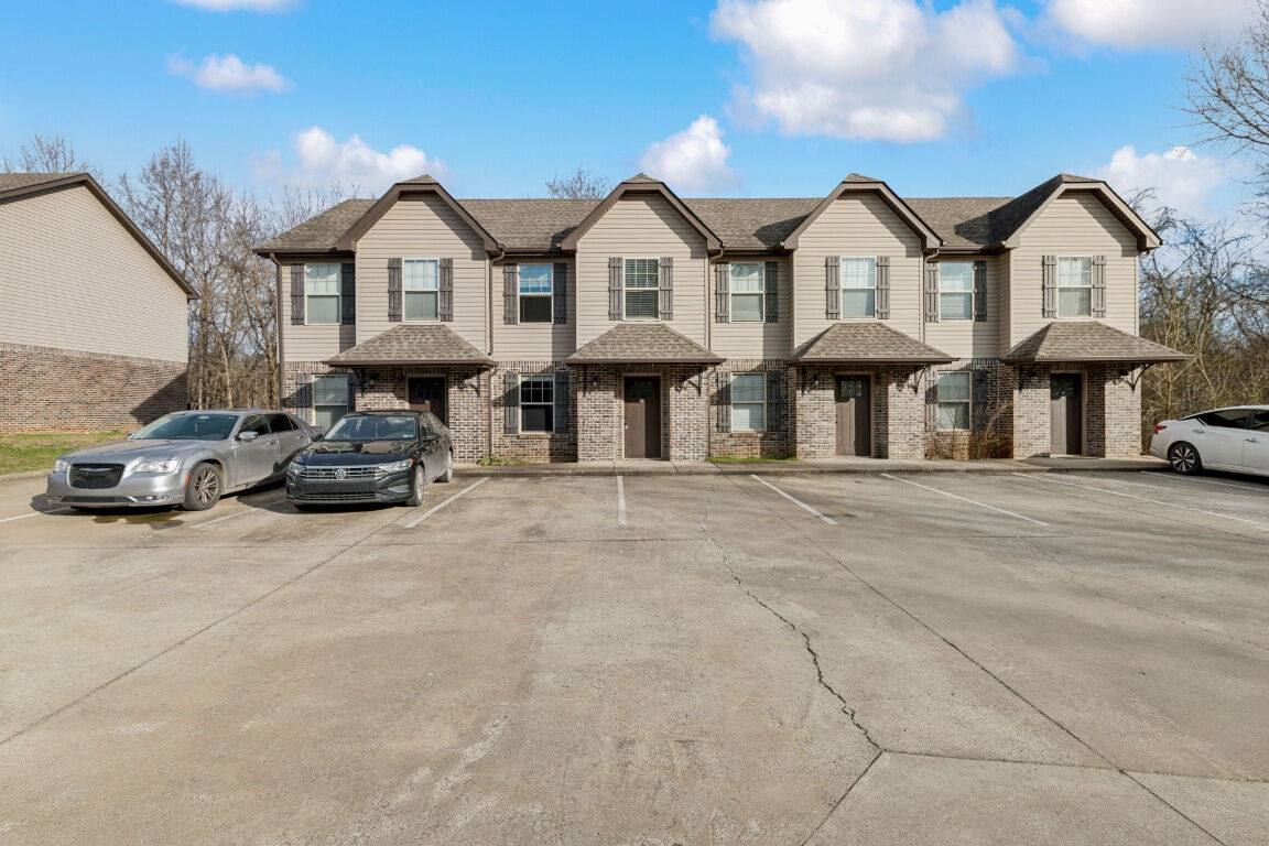 Apartment for rent at 1758 Spring Water Dr, Clarksville, TN 37040