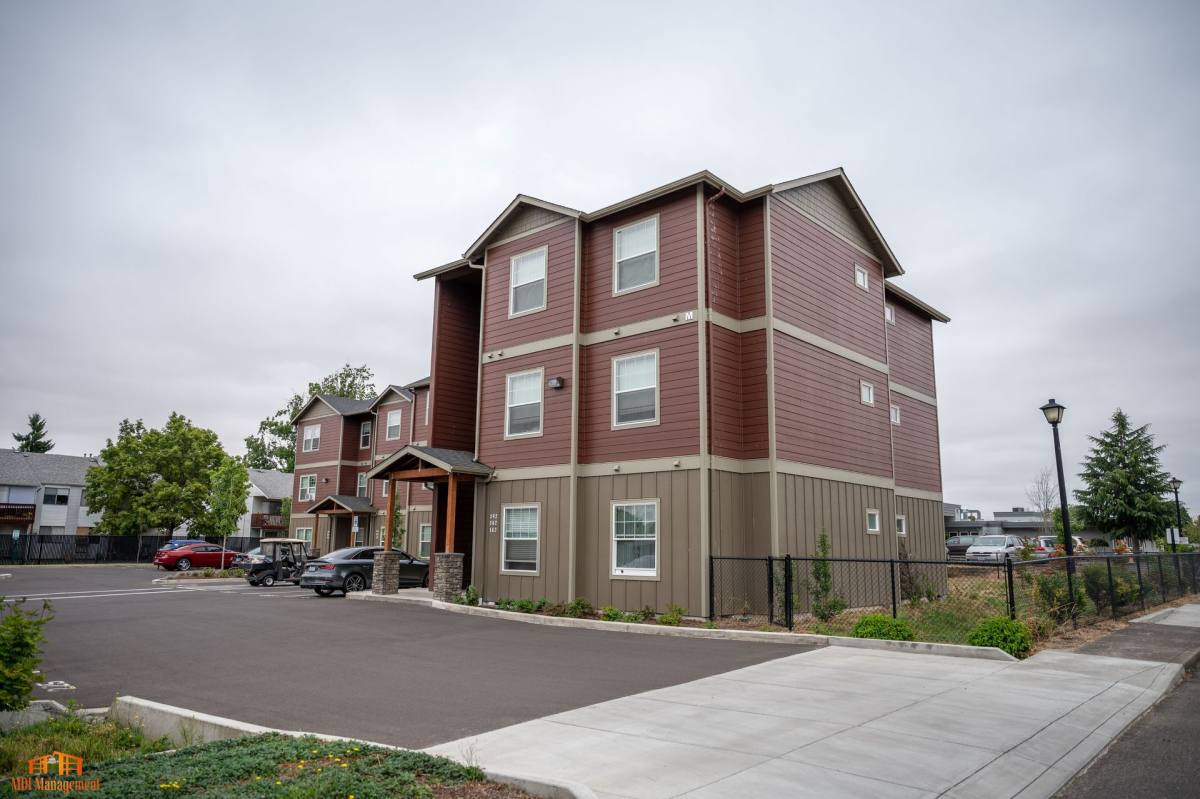 Apartment for rent at 300 Boulder Falls Dr, Lebanon, OR 97355
