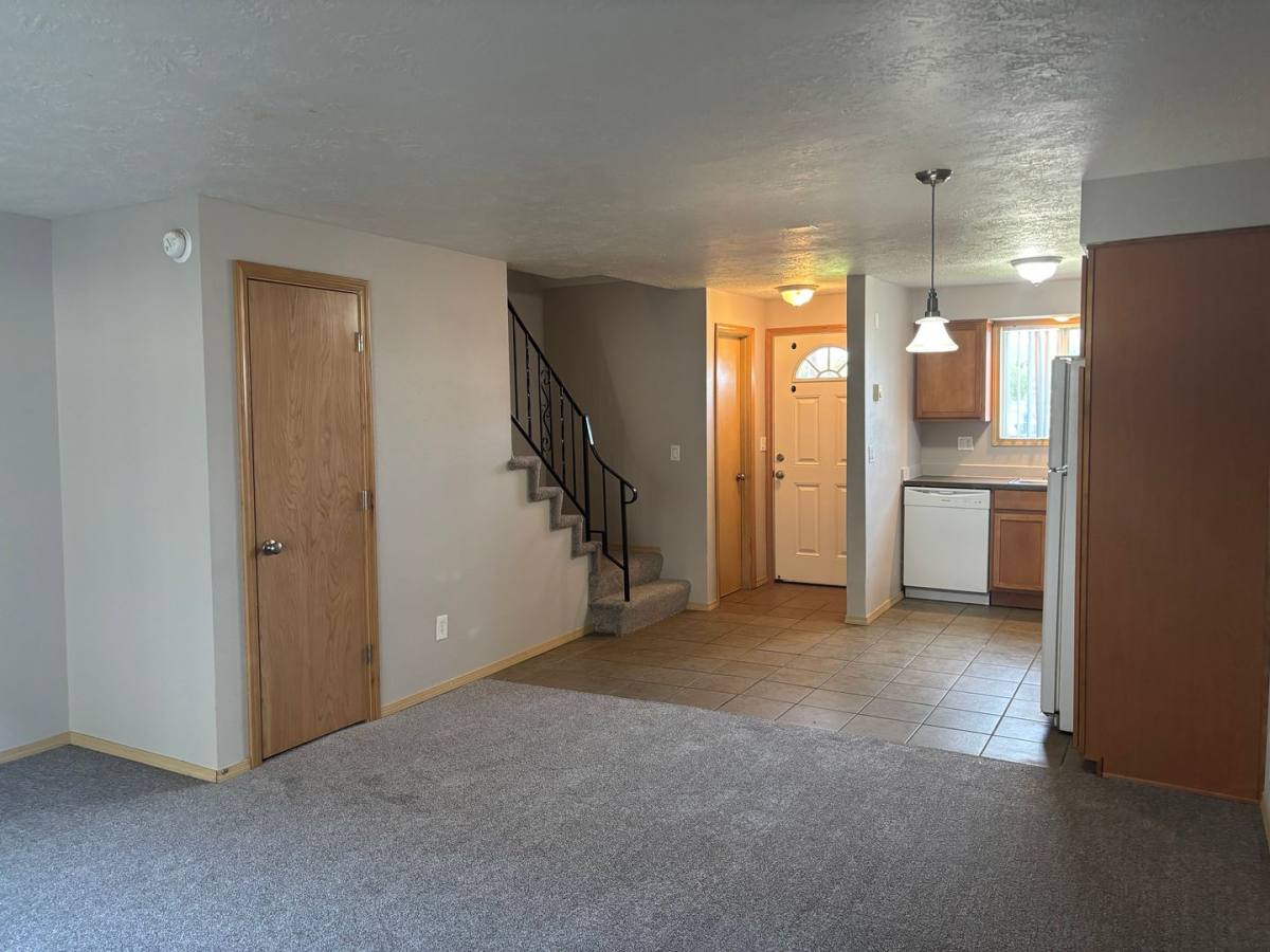 Townhouse for rent at 606 E Ninth St, Newberg, OR 97132