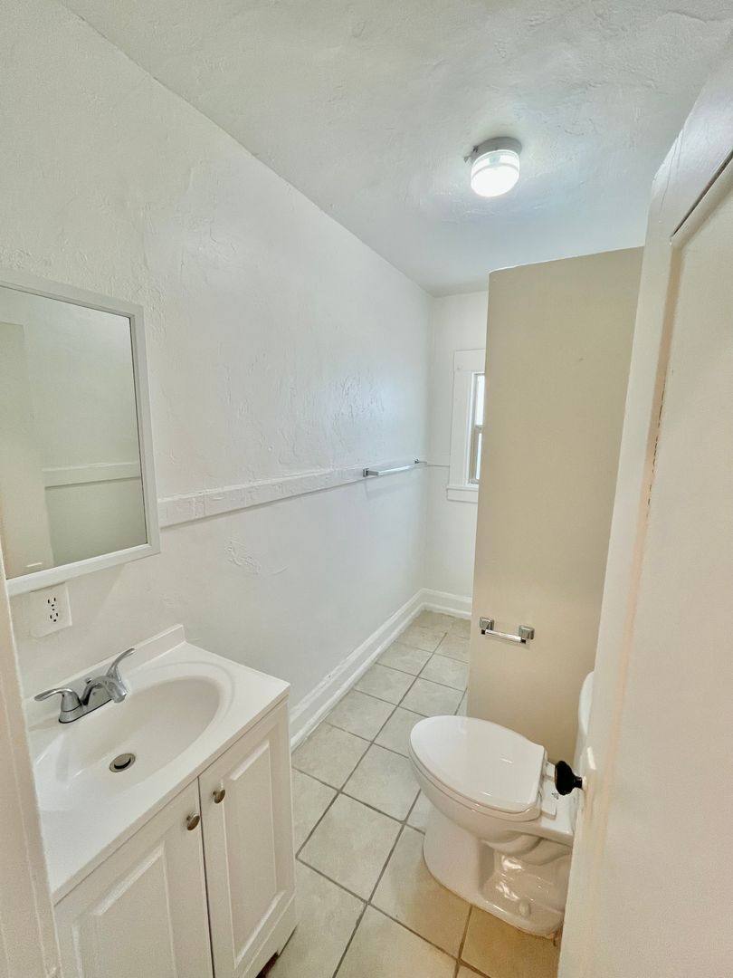 Apartment for rent at 109 University Ave, San Diego, CA 92103