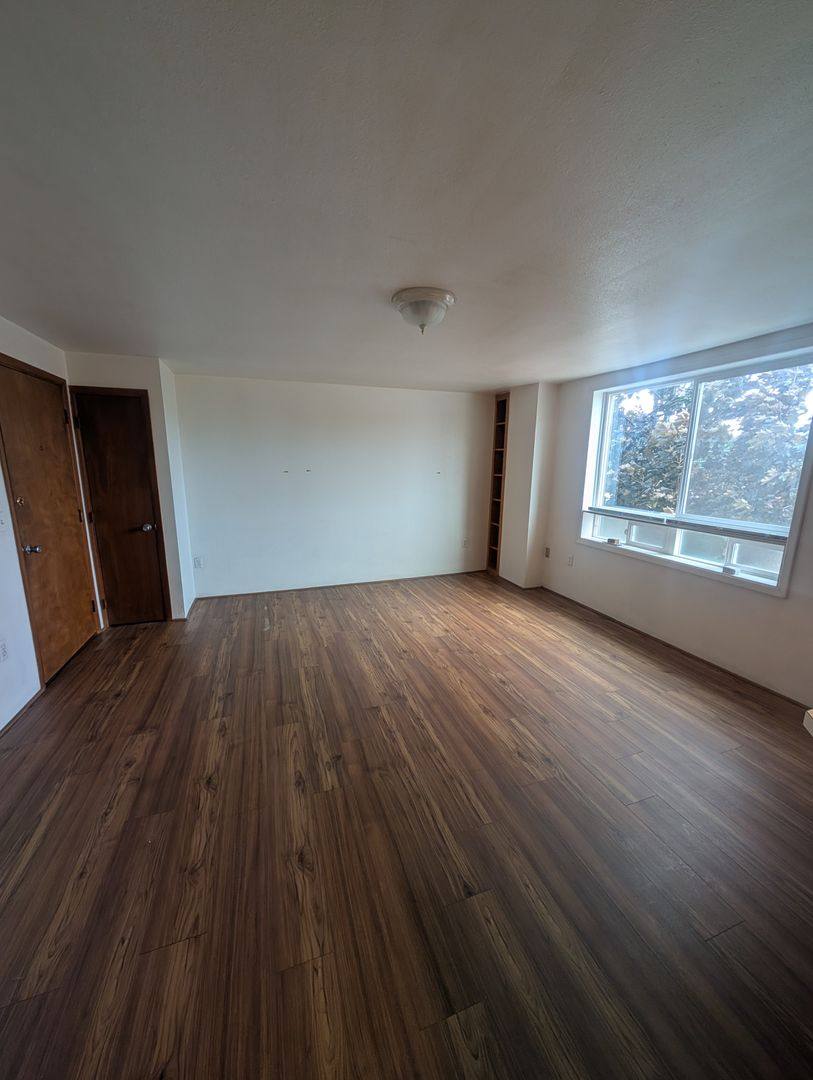 Apartment for rent at 105 N Broad St, Klamath Falls, OR 97601