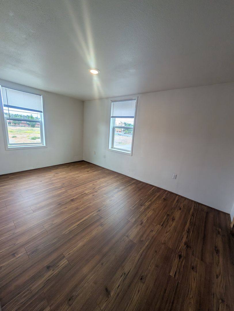 Apartment for rent at 105 N Broad St, Klamath Falls, OR 97601